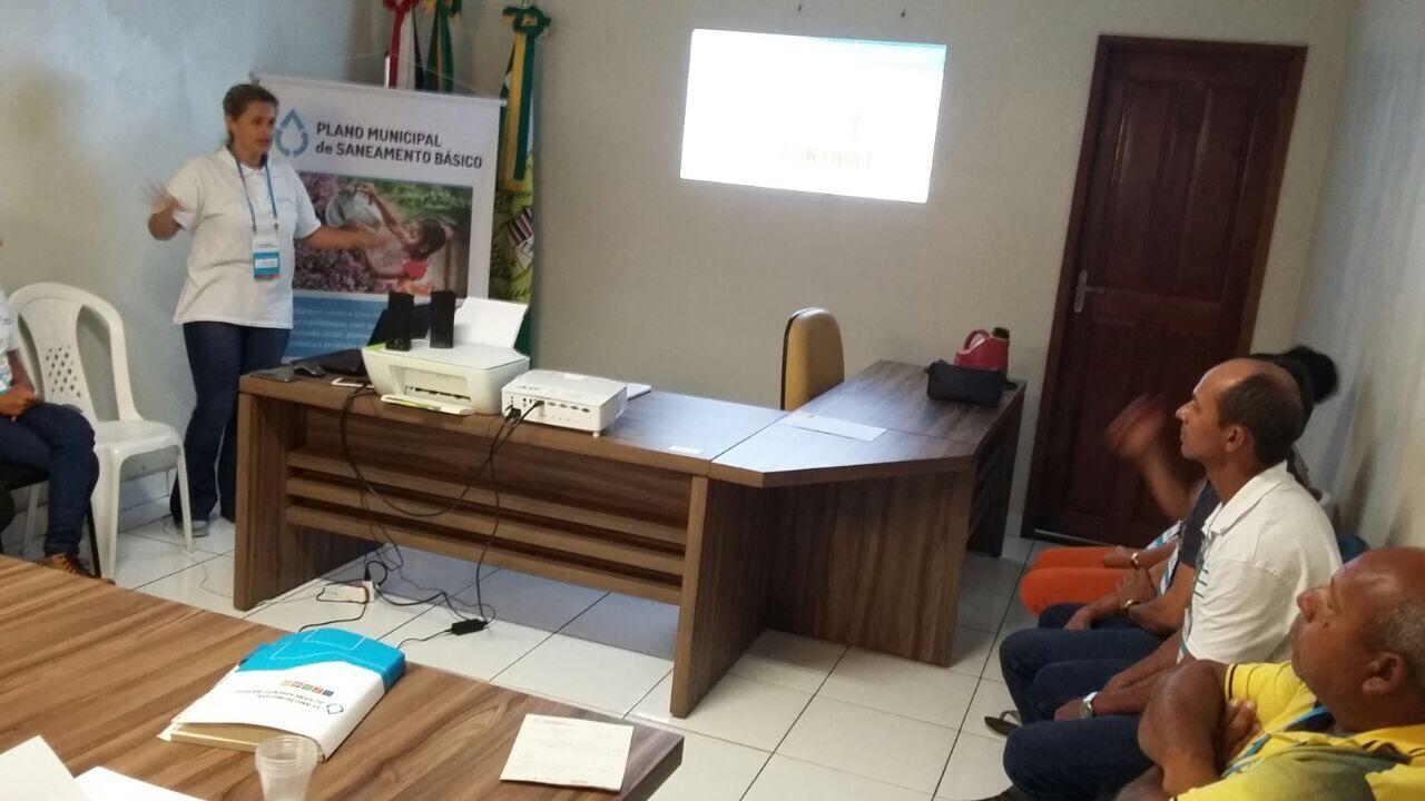 Em Junco do Maranhão, o Comitê do Plano Municipal de Saneamento Básico passa por capacitação
