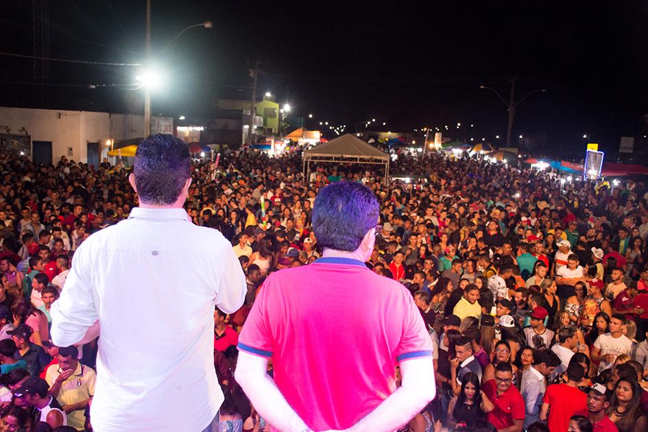 Fazendo história Aniversário de Junco do Maranhão reúne multidão em praça pública